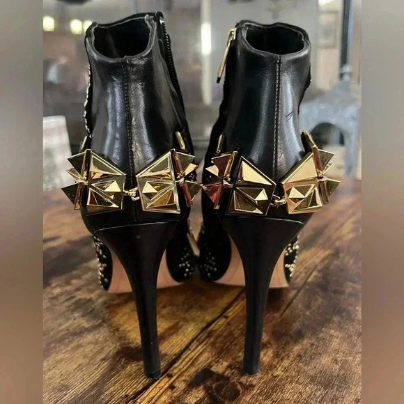 Sam Edelman | ladies Mila studded bootie shoe. Size: 8M - Picture 4 of 15